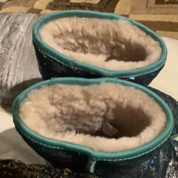 Ugg boots - Picture 2 of 6